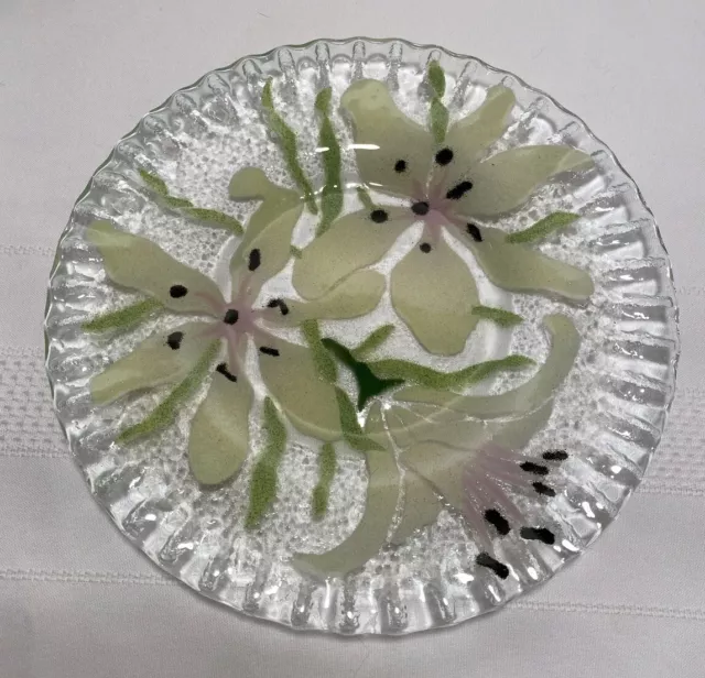 Sydenstricker Ruffled Edge Fused Glass Dish White Green Floral LilyDesign 7 3/4”