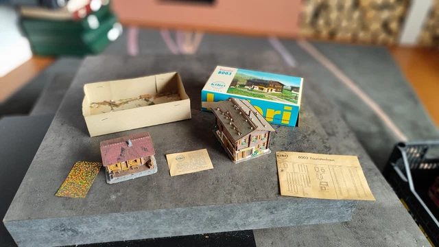 Maquette, Maison d'angle en pierre avec avec magasin - Metcalfe PO264
