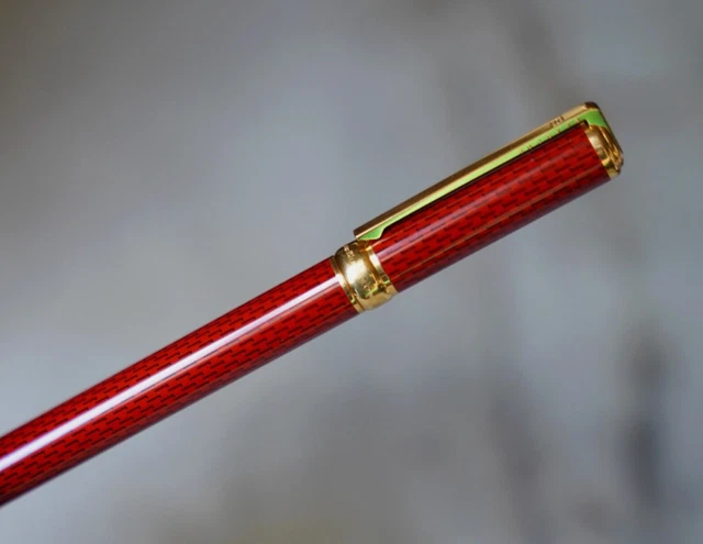 Stylo Plume S.T. Dupont Montparnasse XL - Laque De Chine Rouge Alvéolée - Occasion