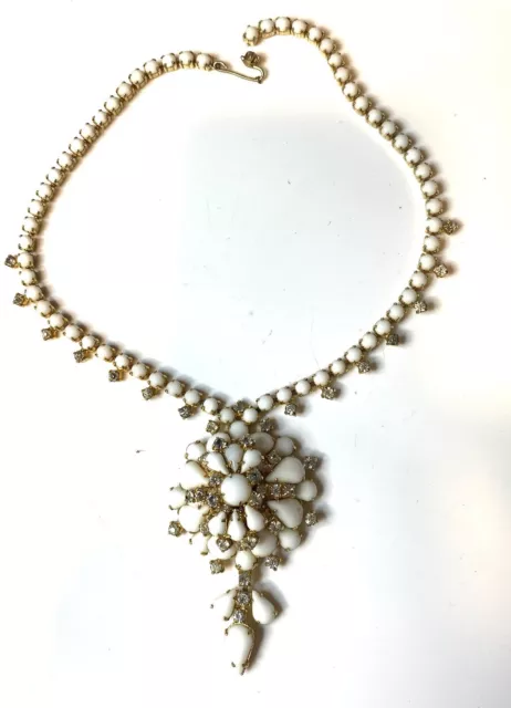 10. 234 Vintage magnificent necklace, gold tone, milk glass 2