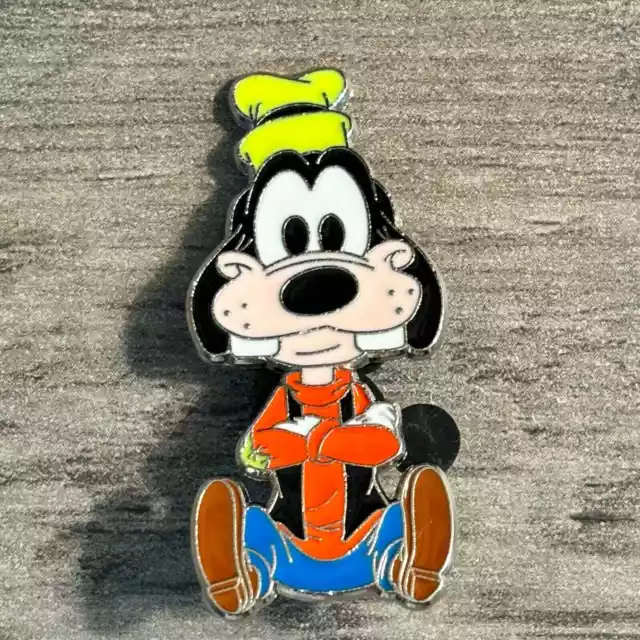 Walt Disney World Parks - Big Headed Goofy sitting Trading Pin - Art Booster Pin