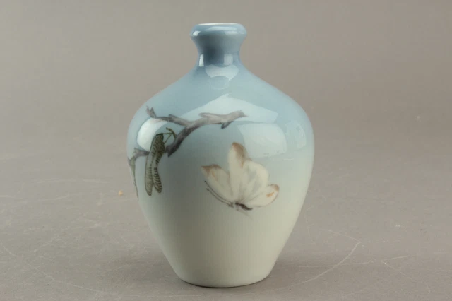 Royal Copenhagen Vase Nr.2654 396 Schmetterling Butterfly Haselnuss ca.10,2 cm H