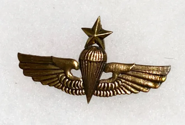 Myanmar Senior  Para / Airborne Jump Wing Badge