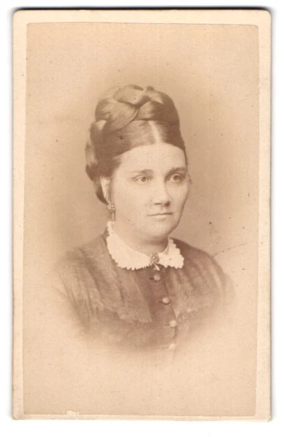 Fotografie C. Matzner, Wien-Mariahilf, Gumpendorferstr. 60, Bürgerliche Dame mi