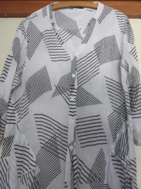 WHISPERS Sz M 3/4 Sleeve White & Grey Hi-Lo Cardigan /Jacket Layering Lagenlook