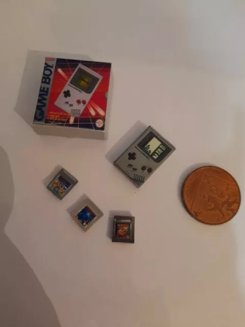 Casa delle bambole miniatura scala 1/12 game boy originale e giochi replica