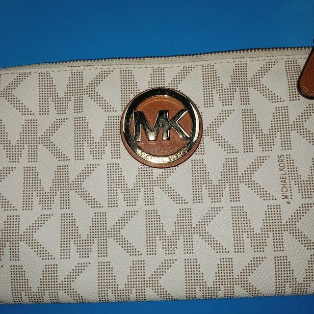 Michael Kors Fulton Vanilla Signature Large Zip Clutch Wristlet Purse