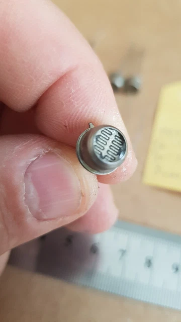 1 set di 2 pz. Fotoresistor-coppia differenziale in una custodia metallica