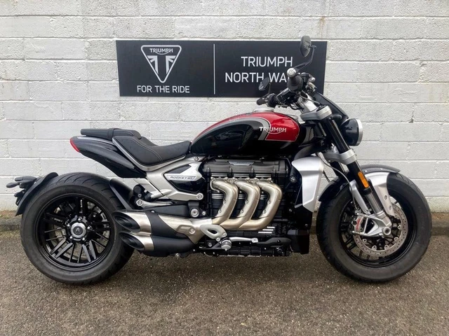 2024 TRIUMPH ROCKET 3 R in Sapphire Black and Carnival Red
