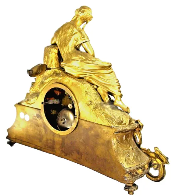 Rare pendule en bronze XIXème Hauteur 35 cm x  40 cm de large 3