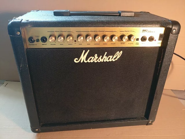Marshall MG Series 30DFX Gitarrenverstärker Amp Vintage # 186