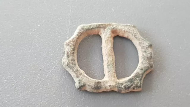 Superb Tudor/post Medieval bronze buckle. Please read description L113z