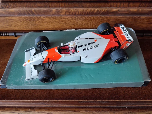 F1 MCLAREN PEUGEOT MP4/9 formule 1 # 8 BRUNDLE 1994 au 1/18