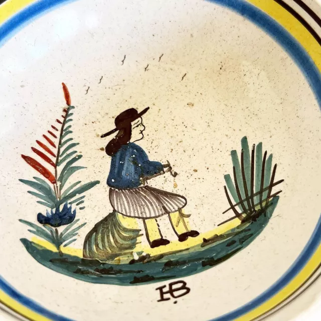 HB Quimper Bol en faience fin XIX début XXe signé rare décor au breton assis 3