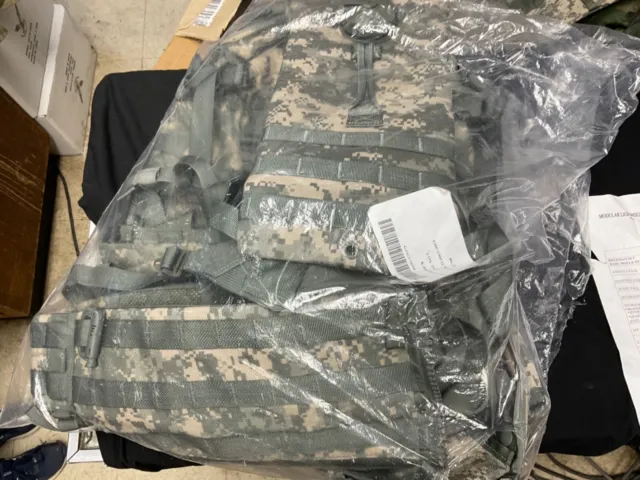 Us Army Molle Ii Rifleman Set Kit (Acu Digital Camo New Inopen Packaging)