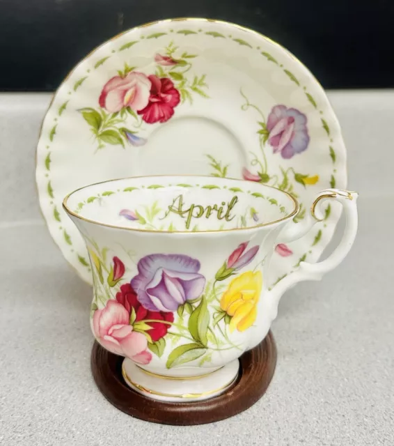 Royal Albert FLOWER OF THE MONTH TeaCup & Saucer Set - APRIL - SWEET PEA England