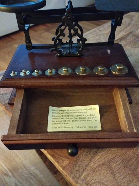 ApothekerWaage mit Gewichten