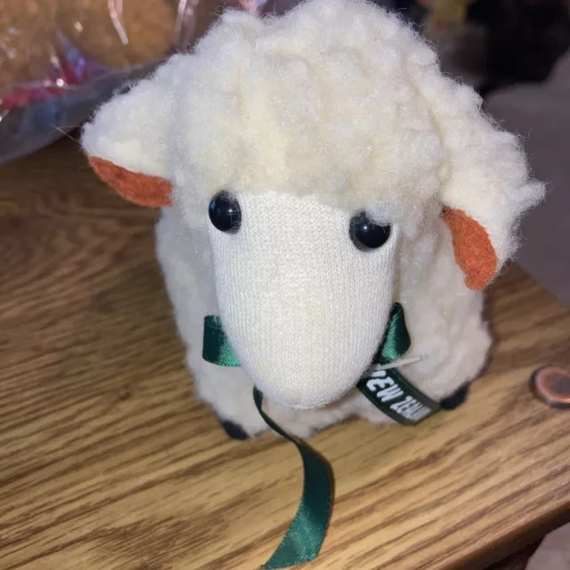 Robin Rive Country Life New Zealand Plush toy LAMB Sheep 6" Rattle ( goes Bahhh)