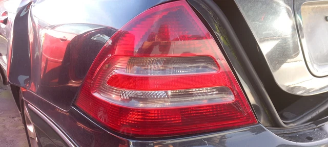 feu arriere mercedes w203 2000 gauche classe c