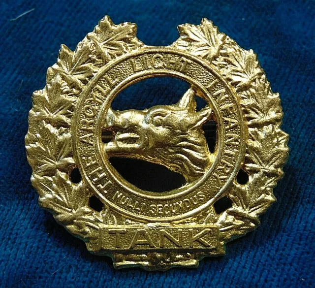 CANADA Canadian Armed Forces Argyll Light Infantry TANK metal cap badge C