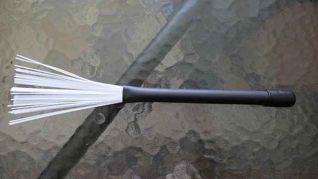 Paraic McNeela Retractable Brush Nylon Bodhrán Irish Frame Drum Beater (Unused)