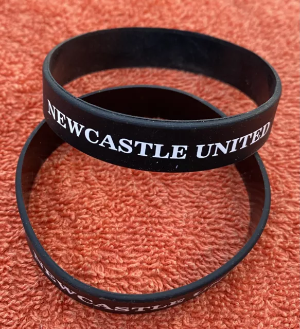 NEWCASTLE UNITED FC RUBBER SILICONE BRACELET WRISTBAND one size fits all NUFC