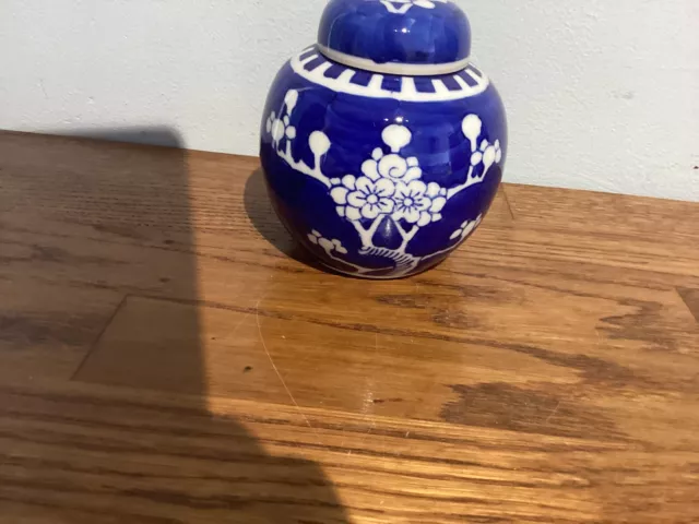 VINTAGE CHINESE BLUE  &WHITE PRUNUS LIDDED GINGER JAR  - 10cm