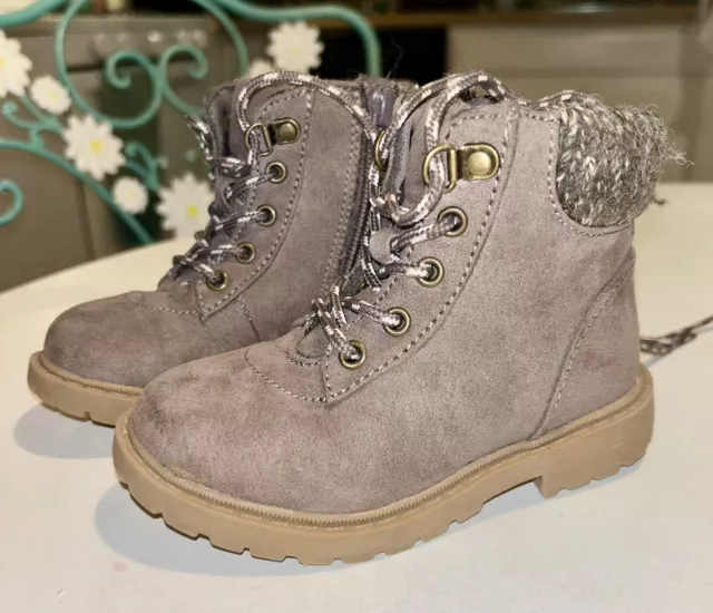 Old Navy Girl Boots Toddler  Size 7