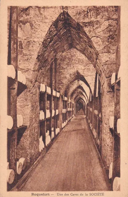 Carte postale ancienne AVEYRON ROQUEFORT une des caves de la société