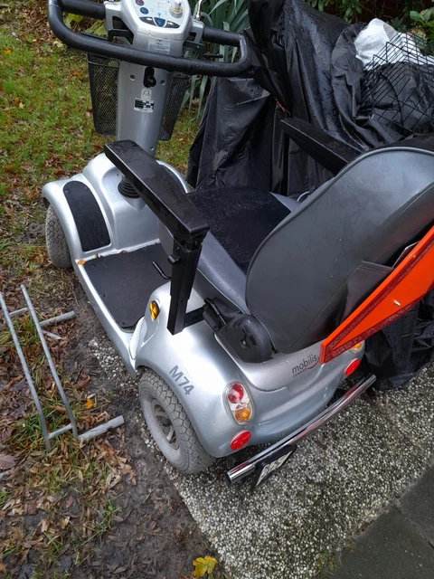 E Mobil zu verkaufen,neue Batterie,ca 12km/,eher mehr...