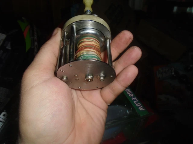 South Bend Quality Tackle No 400-A Bait Casting Reel RE260