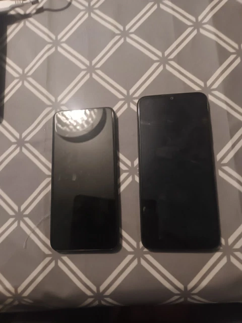 sumsung motorola moto e6 phone For Spares And Repairs