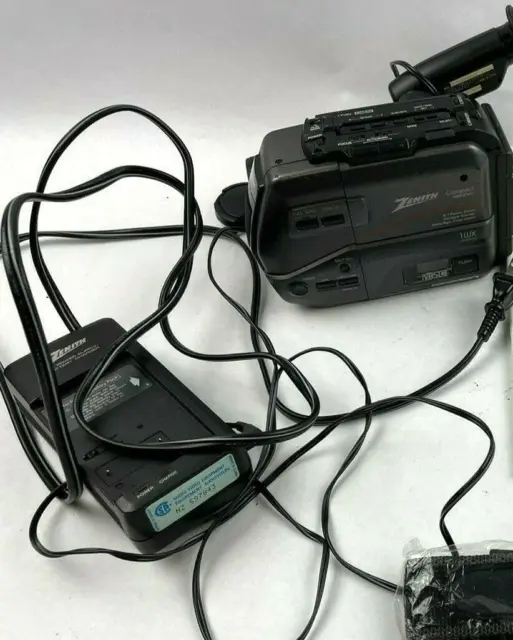 Vintage Zenith VM6800C Video Camera Camcorder VHS-C +Charger Tape Carry Case