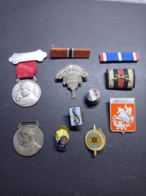 LOT INSIGNES MEDAILLES militaire EUR 55,00 - FR
