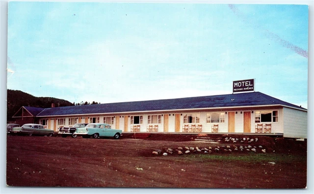 Postcard Motel Mechins-sur-Mer, Co. Matane, Quebec, Canada 1950's G110