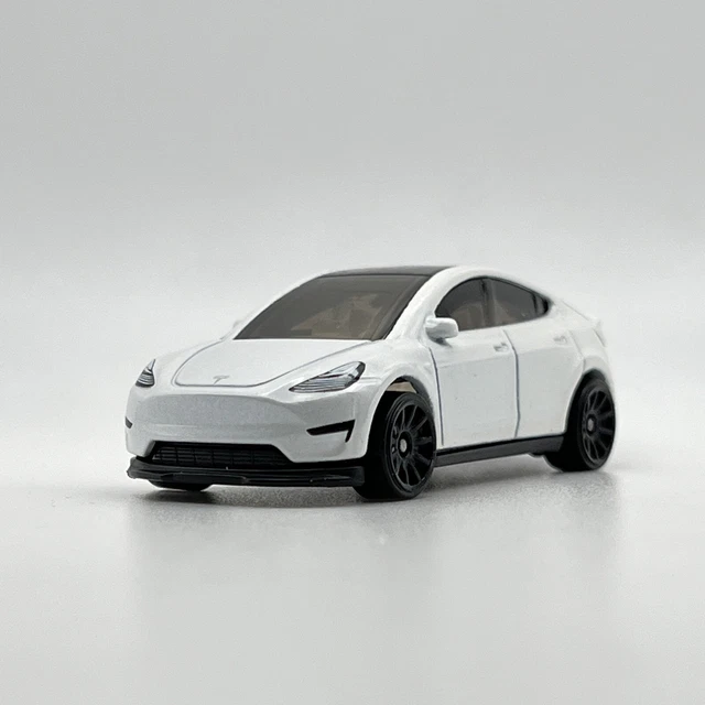 HOT WHEELS TESLA Model Y Metalflake Pearl White 2023 164 Diecast Car