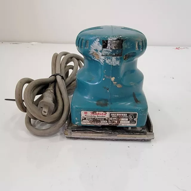 Makita Finishing Sander - Model B04510 - Corded Electric Round 5” Base Working