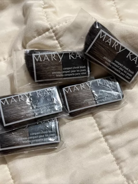 Mary Kay Compact Cheek Blush Brush~Lot Of 5 ~New In Package~Factory Sealed! Mary Kay Compact Cheek Blush Brush~Lot Of 5 ~New In Package~Factory Sealed!