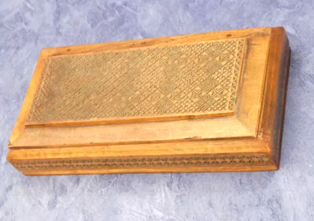 Vintage Intricately Carved Wood Print Indian Pencil Pen Box Hinged Lid Patina