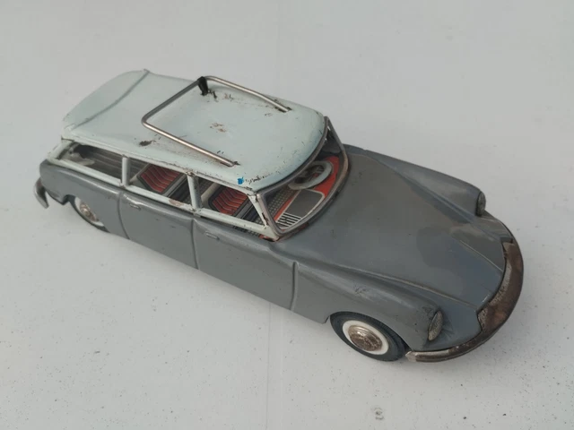 Ancienne Voiture De Course JOUSTRA N°21 Marchal Bardahl En Tôle - À Restaurer, Pièce De Collection