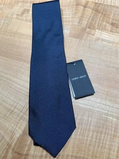 Giorgio Armani handmade Italy Silk Necktie Navy Blue solid