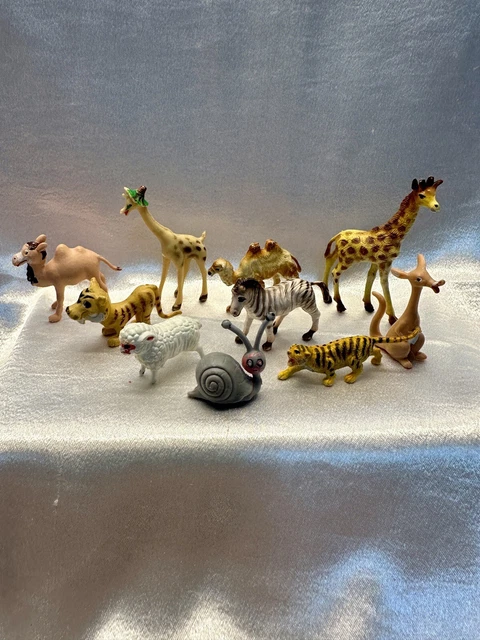 Lot of 10 PLASTIC ANIMALS Gumball VTG Hong Kong & Taiwan Some Jak Pak
