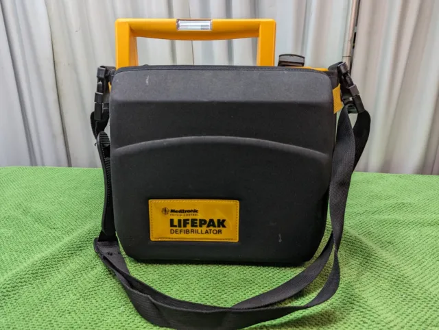 Medtronic Physio-Control Lifepak 500 AED Trainer 3011790-001129 low battery