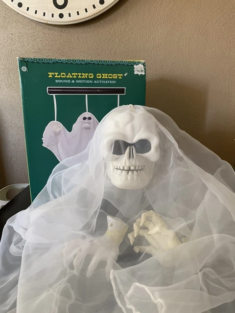 VINTAGE GEMMY HALLOWEEN Floating Ghost Motion Activated 2002 Lights Up