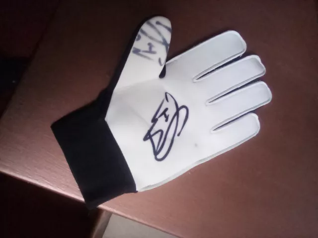 Cameron (Cammy) Bell Rangers Hand Signed Goalkeepers Glove 2