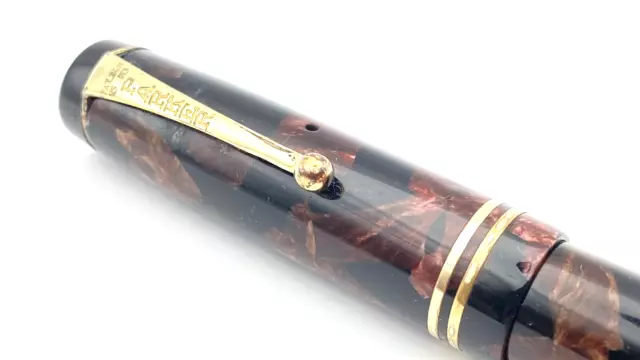 Parker Senior Duofold Pen In Red And Black Marble 14K Medium Nib Made In Canada