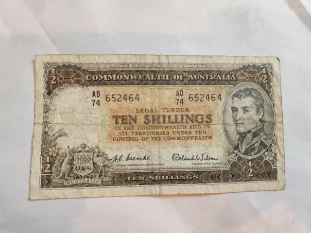 Australia 10 Ten Shillings Banknote - Coombs Wilson  AD74