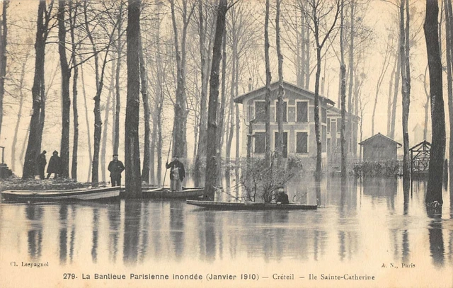 Cpa 94 La Banlieue Parisienne Inondee Creteil L'arbre Penche Vu De L'arbre
