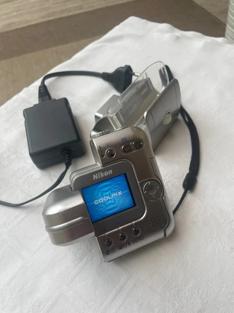 Appareil Photo Nikon Coolpix SQ - Compact 2.7MP - Full Set - Rare (Japon)