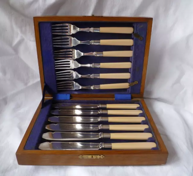 1920s Fish Knife & Fork Set EPNS Silver Plated Oak Wooden Boxed